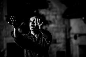 “L’isola degli uomini” – spettacolo teatrale in scena venerdì 15 gennaio alle ore 21.00