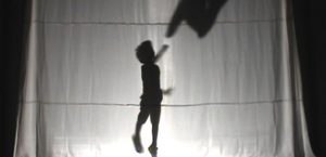 “SOGNI D’OMBRA” – uno spettacolo-lezione di Teatro per bambini e ragazzi, per conoscere divertendosi la tecnica delle ombre!